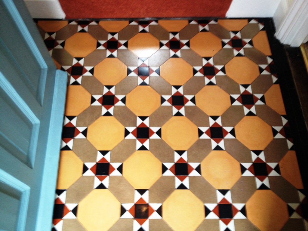 Victorian Tiled Floor Thame After Cleaning and Sealing 1